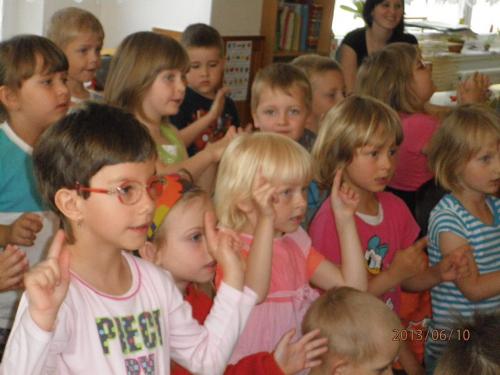 Líná Evelína - divadlo 10.6.