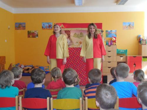 Divadlo " O veverce Zrzečce"